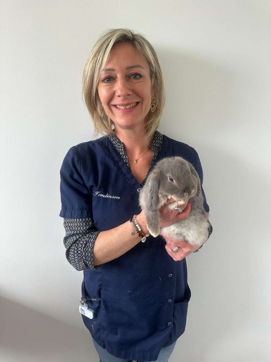 Dr Isabel Tomlinson